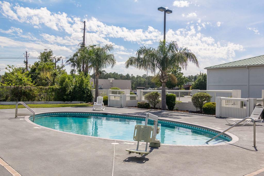Motel 6 Waycross Exterior photo