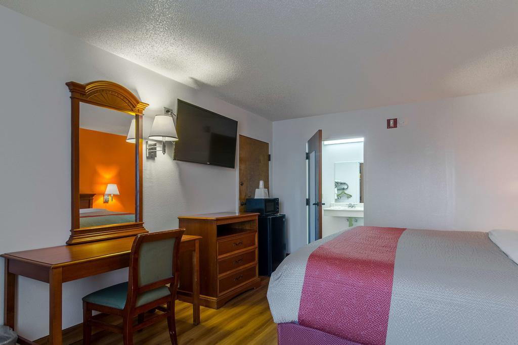 Motel 6 Waycross Exterior photo